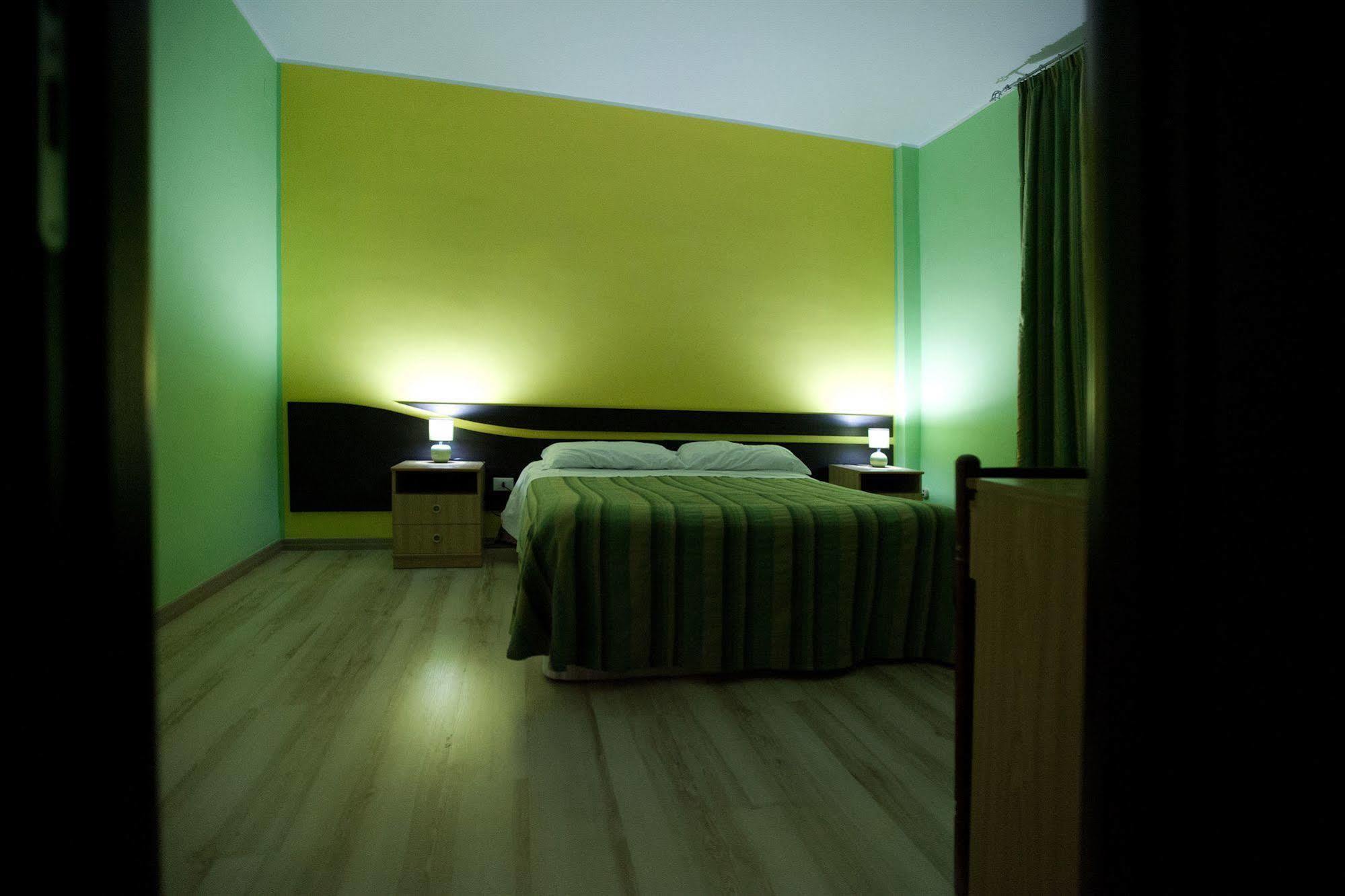 Hotel Cliche San Lucido Zewnętrze zdjęcie