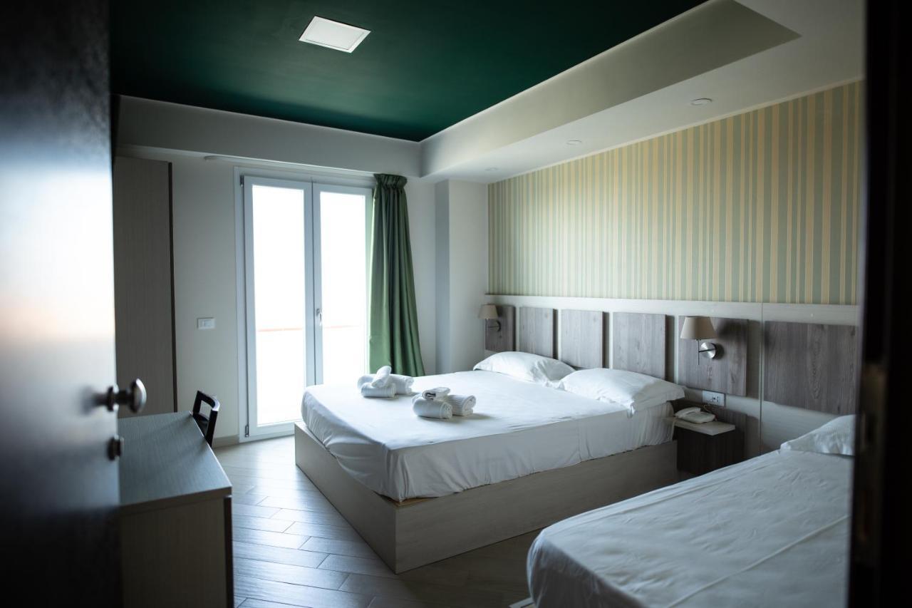 Hotel Cliche San Lucido Zewnętrze zdjęcie