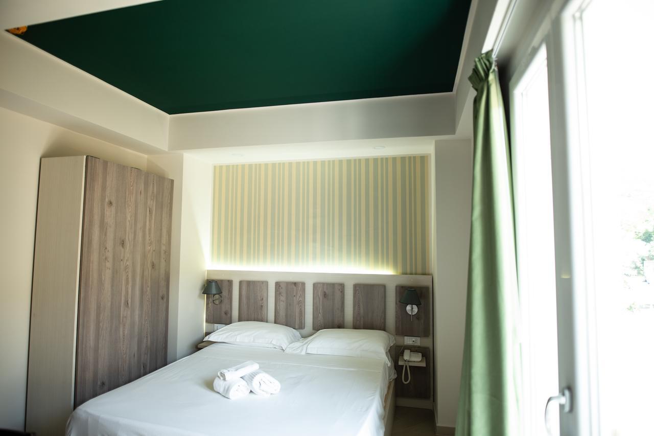 Hotel Cliche San Lucido Zewnętrze zdjęcie
